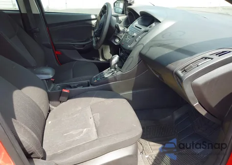 2015 Ford Focus Se z USA, uszkodzony, nr VIN 1FADP3K26FL286124